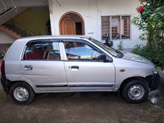 https://images10.gaadi.com/usedgaadi-sellcar/UsedCar/c329cf6e-9d40-4f5d-8b28-8b6aa411bd9f/df6d6411-3270-46f0-92e2-e1948a70c28e.jpg?imwidth=6401