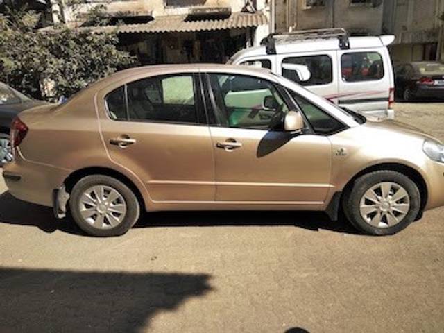 https://images10.gaadi.com/usedgaadi-sellcar/UsedCar/c33ccec5-7ed8-44bb-8b4e-f297541418c3/5449a589-8f6a-499c-ba76-b8eb37cf673b.JPG?imwidth=6400