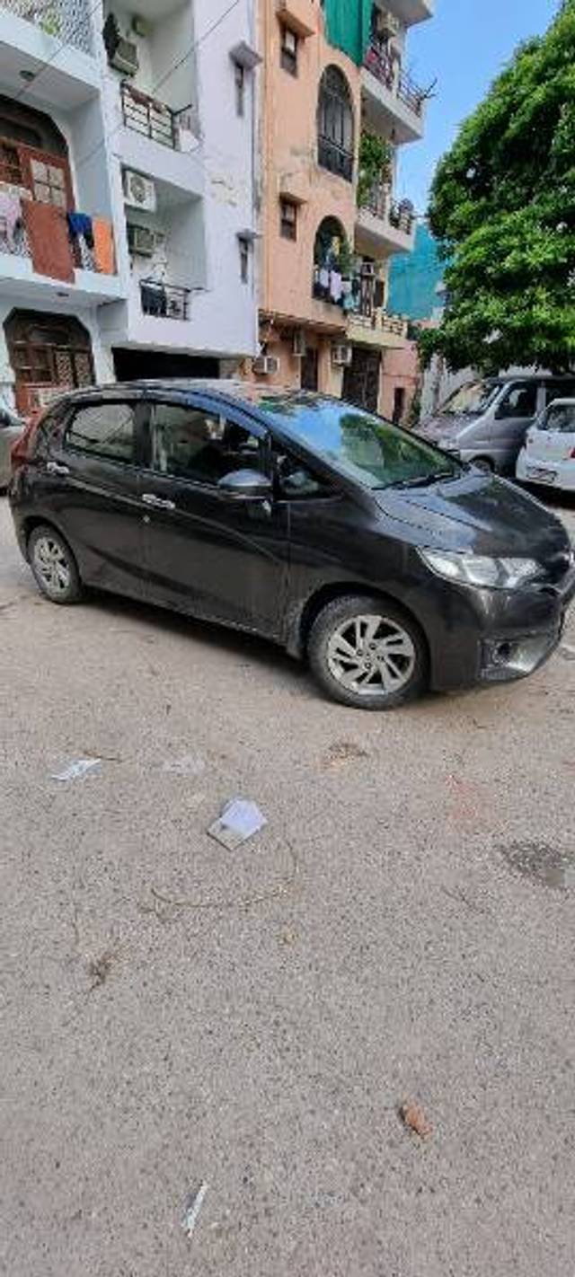 https://images10.gaadi.com/usedgaadi-sellcar/UsedCar/c38ba7d9-ef46-4d93-8221-64f9f4f37ba0/98112268-435c-41a3-9c7a-1c566c643b31.jpg?imwidth=6400