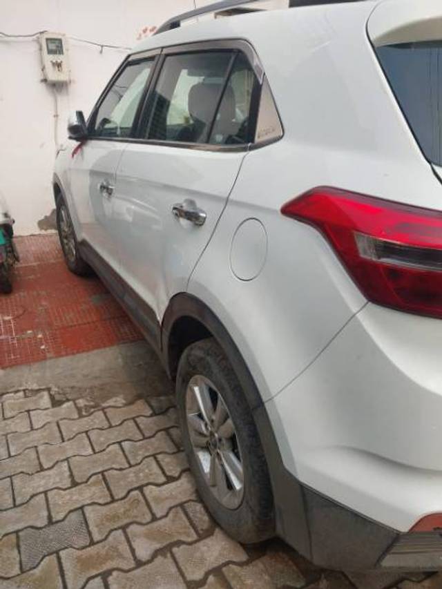 https://images10.gaadi.com/usedgaadi-sellcar/UsedCar/c39371f9-16c7-4336-84ab-e866bec11def/9aec6c8b-3f59-4ac2-a256-5c944e981961.jpg?imwidth=6402