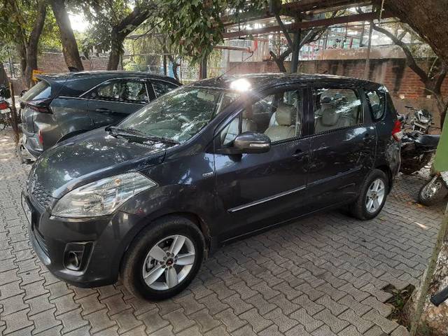 https://images10.gaadi.com/usedgaadi-sellcar/UsedCar/c3e02f7c-25ee-4f72-bb9f-b66957ed9c51/88624a09-f975-49a5-89c6-d17b13565656.jpg?imwidth=6402