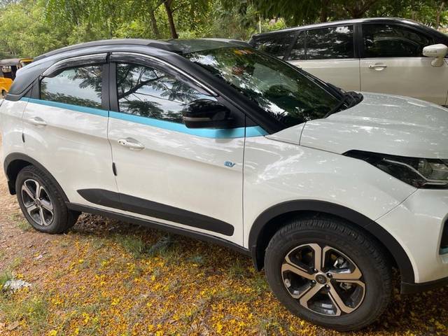 https://images10.gaadi.com/usedgaadi-sellcar/UsedCar/c3e13e7a-4e76-438b-a295-0ab593b8ff63/e3a2ad71-6419-4479-b2b0-ae0cebcb65d5.jpg?imwidth=6400