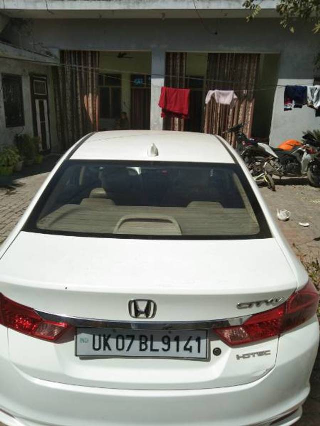 https://images10.gaadi.com/usedgaadi-sellcar/UsedCar/c41c58e4-7567-475c-947f-9a6b9b05b715/74724099-93a1-4a59-8a00-ae9fe3ebdfe9.jpg?imwidth=6401