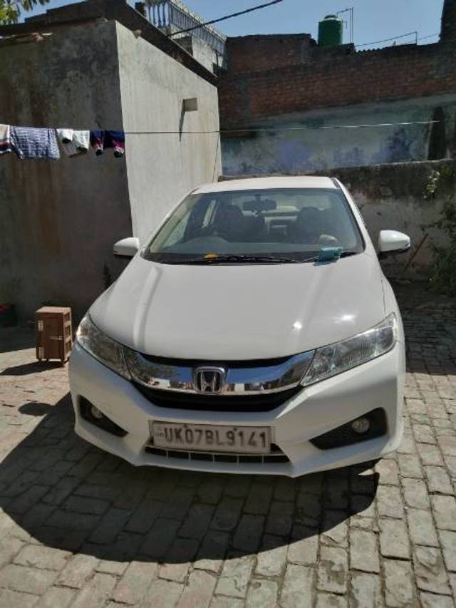 https://images10.gaadi.com/usedgaadi-sellcar/UsedCar/c41c58e4-7567-475c-947f-9a6b9b05b715/ccc8c645-149a-460e-8f38-3941ed3b2d39.jpg?imwidth=6400