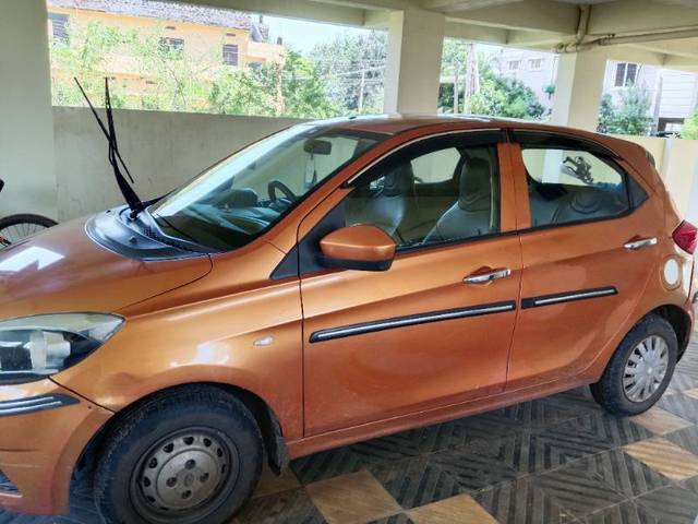 https://images10.gaadi.com/usedgaadi-sellcar/UsedCar/c49294e8-634f-4428-a320-1e3c438cb77c/01e80e2c-7c93-4f64-8854-dc4e3f2ca354.jpg?imwidth=6400