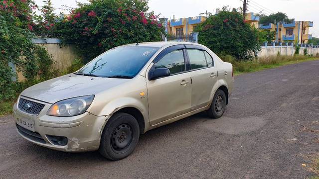 https://images10.gaadi.com/usedgaadi-sellcar/UsedCar/c4936313-c96d-4c53-9bce-7a1c1c02c78b/c51c4d06-a741-4ef5-897a-8e916a210c81.jpg?imwidth=6402