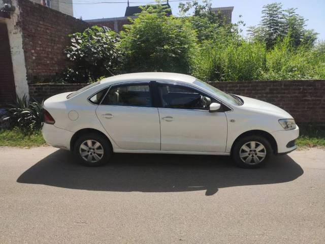 https://images10.gaadi.com/usedgaadi-sellcar/UsedCar/c49e8aca-9eb1-4a06-aaee-62245f514002/1d7085b9-2b88-4fea-aca3-2658112dc567.jpg?imwidth=6401