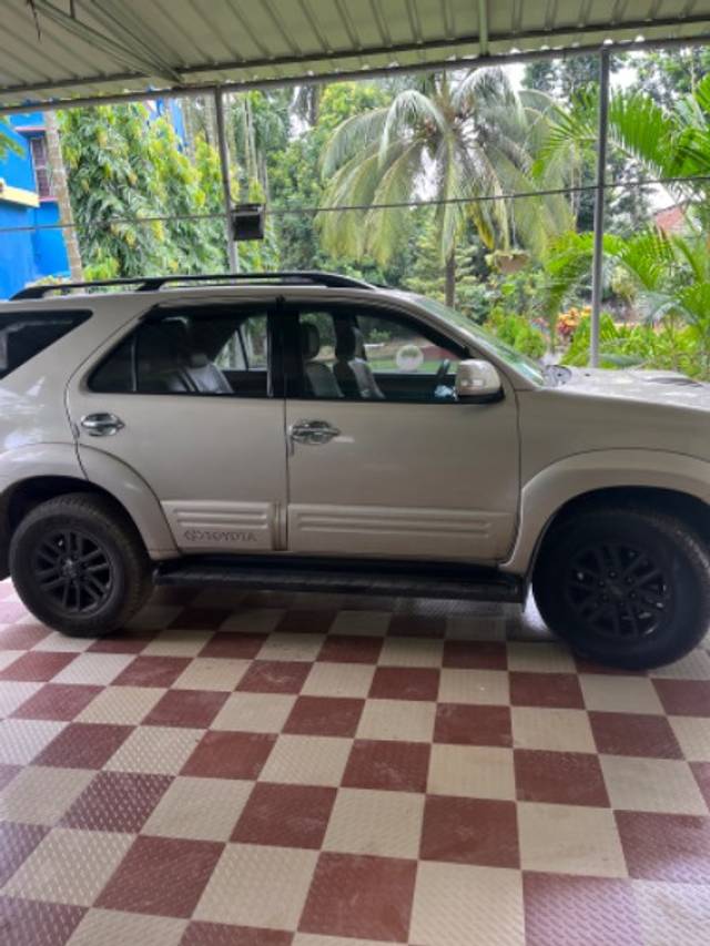 https://images10.gaadi.com/usedgaadi-sellcar/UsedCar/c4b8c859-e8d7-4c8e-b6e5-622363984948/f8896fba-0c47-47f6-9aa4-fb13ad0e22b6.jpeg?imwidth=6400