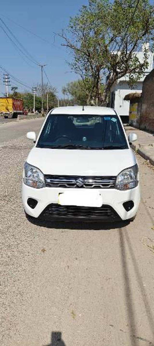 https://images10.gaadi.com/usedgaadi-sellcar/UsedCar/c5025da3a/f4430b68-6d18-4911-8dc6-f378cad6ae4d.jpg?imwidth=6400