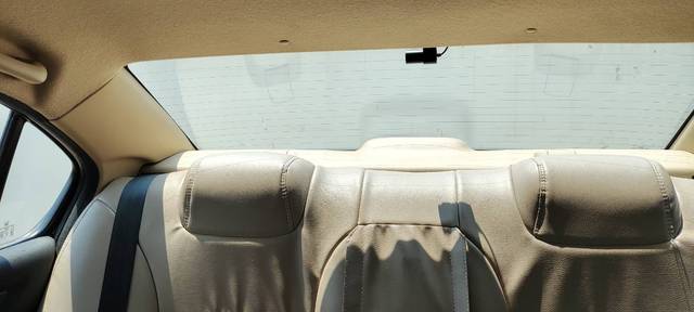 https://images10.gaadi.com/usedgaadi-sellcar/UsedCar/c50ec4f9a/9742570b-9f02-4ff2-ab45-83218942cdf0.jpg?imwidth=6402