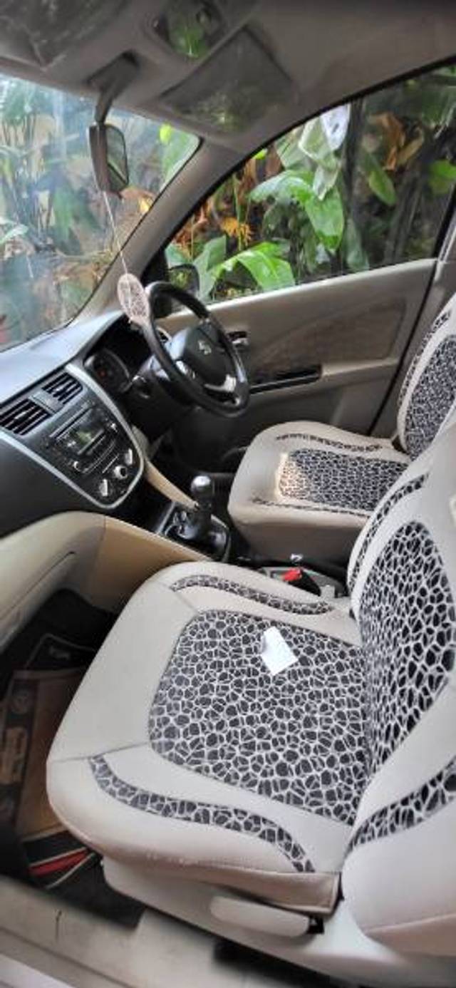 https://images10.gaadi.com/usedgaadi-sellcar/UsedCar/c51b5c5fa/b7d68bbb-0754-4799-b323-fc1434653c84.jpg?imwidth=6402