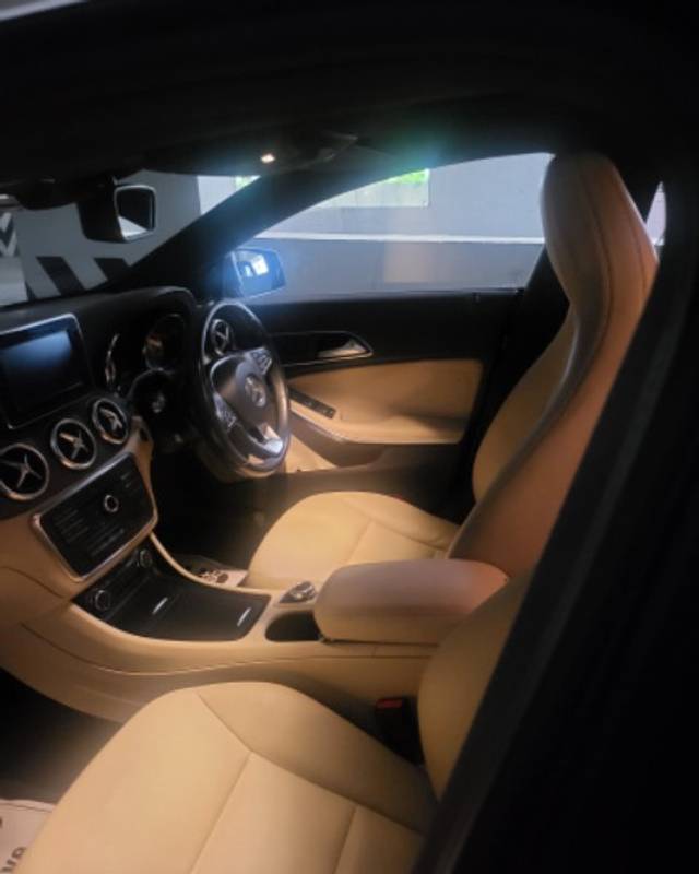 https://images10.gaadi.com/usedgaadi-sellcar/UsedCar/c523e0e6-39ec-4e22-8a6d-af1e0a99baff/11eda27d-738c-439e-9c77-a4fb5db2cb3d.jpeg?imwidth=6402