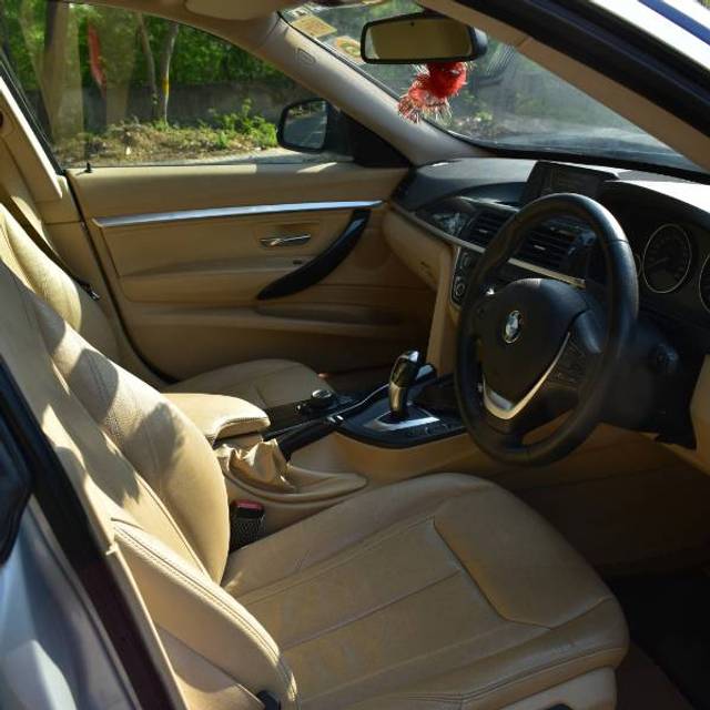 https://images10.gaadi.com/usedgaadi-sellcar/UsedCar/c527524ea/70e7e352-60f7-4bb7-81ec-fdc49410ac17.jpg?imwidth=6401