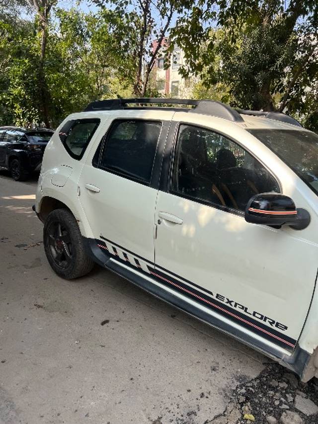 https://images10.gaadi.com/usedgaadi-sellcar/UsedCar/c52bbf5ca/2d2031b8-b3d6-471b-bfdf-58a939dd575c.jpeg?imwidth=6400