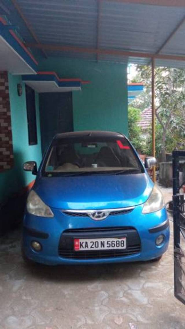 https://images10.gaadi.com/usedgaadi-sellcar/UsedCar/c5393f9aa/7a38d515-1725-4a00-bffa-58dd4e536e8f.jpg?imwidth=6400