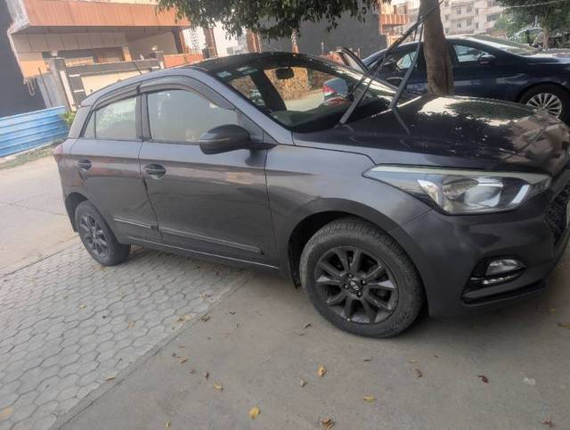 https://images10.gaadi.com/usedgaadi-sellcar/UsedCar/c54e71c8a/af5be64d-554f-4c64-b520-66758e393f4e.jpg?imwidth=6402