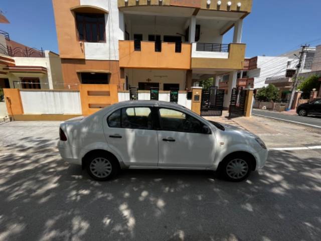 https://images10.gaadi.com/usedgaadi-sellcar/UsedCar/c556c6e9-5633-4707-801c-f8ab51f2a8fb/d2ee0ab9-48aa-4987-b870-aa9a9c0b844d.jpeg?imwidth=6401