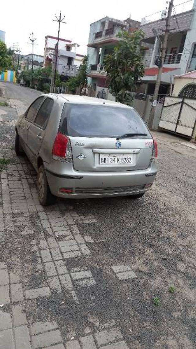 https://images10.gaadi.com/usedgaadi-sellcar/UsedCar/c5731da9-d9f5-4b52-bf3e-dfa85a2c00cc/5b4e3dd2-5a40-4b65-98ee-0bdce8783569.jpg?imwidth=6402