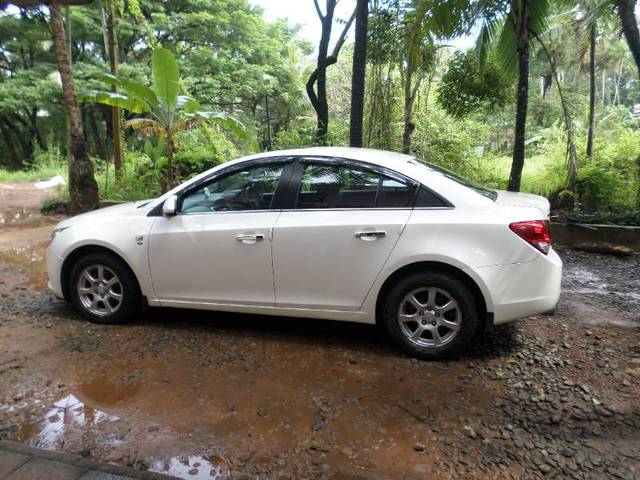 https://images10.gaadi.com/usedgaadi-sellcar/UsedCar/c57459e2-593c-4a6b-91d8-d98d71868b87/156fb7fe-7a0d-4e8e-b16a-7434260abaa2.JPG?imwidth=6400