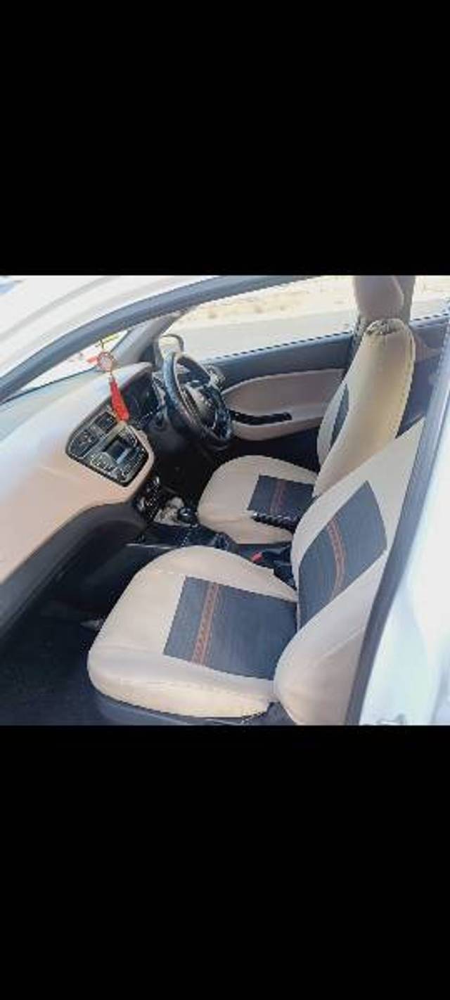 https://images10.gaadi.com/usedgaadi-sellcar/UsedCar/c579cc7fa/69e35de4-72ba-496a-b636-a54327c5e76e.jpg?imwidth=6402
