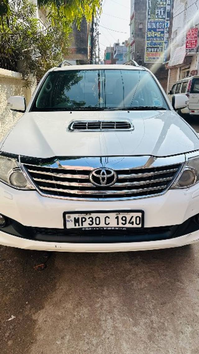 https://images10.gaadi.com/usedgaadi-sellcar/UsedCar/c579ed5b-772c-45fd-aae8-98f379f8b9c6/f1dfc6b0-a6bd-4bcc-a8f0-5b2b1739287b.jpeg?imwidth=6400