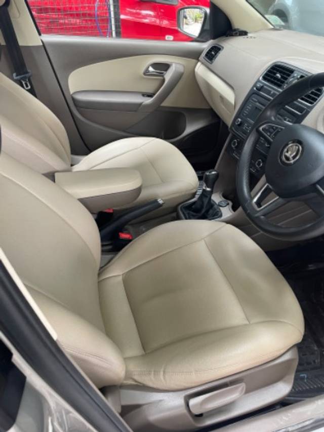 https://images10.gaadi.com/usedgaadi-sellcar/UsedCar/c57c9e8fa/5204009b-219b-4eec-bdf6-9732ffd38111.jpeg?imwidth=6402