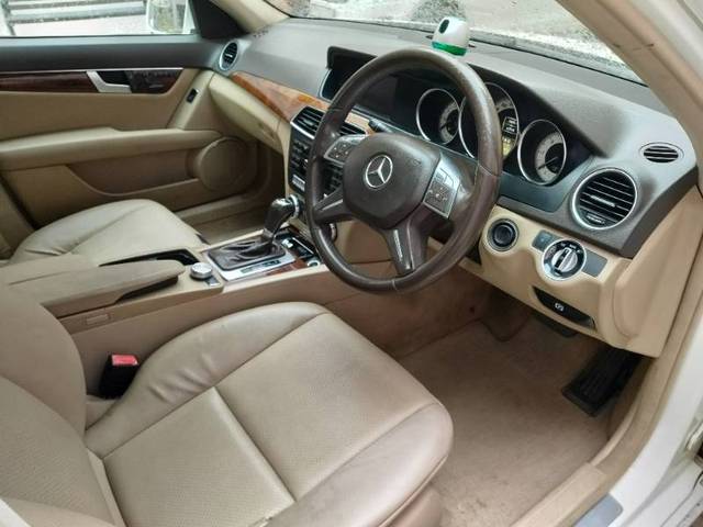 https://images10.gaadi.com/usedgaadi-sellcar/UsedCar/c59bd568a/72a3af53-c3a5-40c4-9973-96e5d994750f.jpg?imwidth=6401