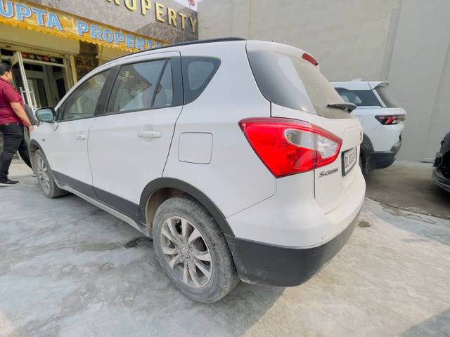 https://images10.gaadi.com/usedgaadi-sellcar/UsedCar/c59f003da/cb6fb373-3f44-4bcd-9b0c-0c8175c2a63a.jpg?imwidth=6402