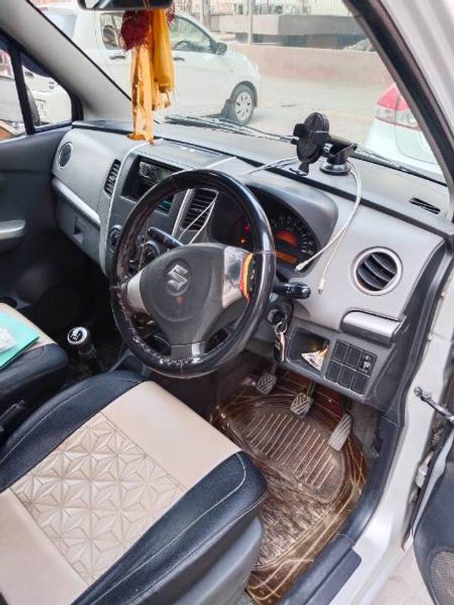 https://images10.gaadi.com/usedgaadi-sellcar/UsedCar/c5af72afa/bbef5f19-c790-4e63-a457-d066110e4726.jpg?imwidth=6402