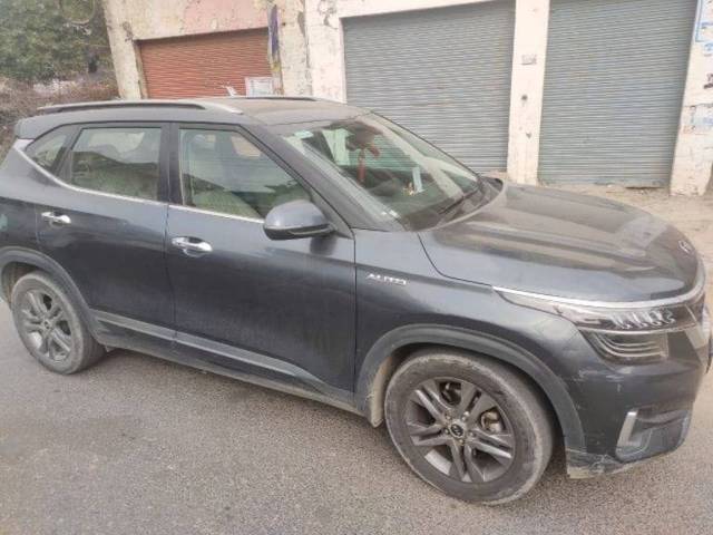 https://images10.gaadi.com/usedgaadi-sellcar/UsedCar/c5c6af21a/551c70a8-8f3a-4bb6-ad27-d679c6e7efa5.jpg?imwidth=6401