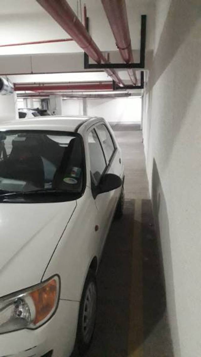 https://images10.gaadi.com/usedgaadi-sellcar/UsedCar/c5cec92aa/49c1fa59-59ad-495b-8fdb-3fe413d6a351.jpg?imwidth=6402