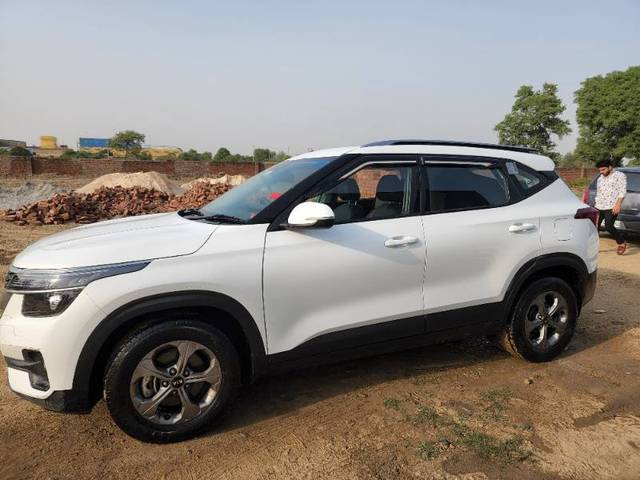 https://images10.gaadi.com/usedgaadi-sellcar/UsedCar/c5d1a461a/f3ee23aa-09f3-4cad-ae33-7c8873453bf8.jpg?imwidth=6400