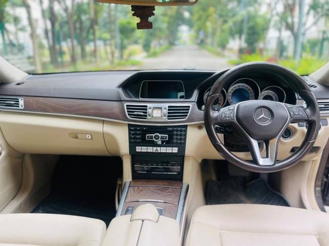 https://images10.gaadi.com/usedgaadi-sellcar/UsedCar/c5d9a6d2a/27b69674-5af3-4ef8-89a3-ff3451a9e703.jpeg?imwidth=6402