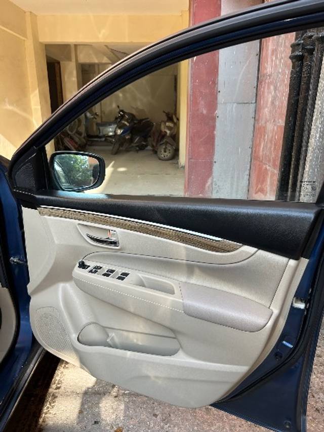 https://images10.gaadi.com/usedgaadi-sellcar/UsedCar/c5dcb6dca/003a69ff-b713-4e36-b269-b76be11bcefb.jpeg?imwidth=6400