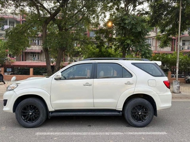 Second-hand 2013 Toyota Fortuner 4x2 AT for sale in Kurukshetra-8