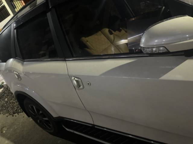 https://images10.gaadi.com/usedgaadi-sellcar/UsedCar/c60586f1-c45f-45f8-8ffe-ef79212ab970/9877a61f-f57f-4d6d-ae87-98af243ace3c.jpeg?imwidth=6401