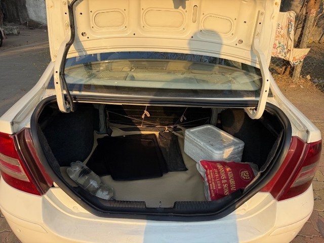 Second-hand 2014 Ford Fiesta 1.5 TDCi Ambiente for sale in Bardoli-4