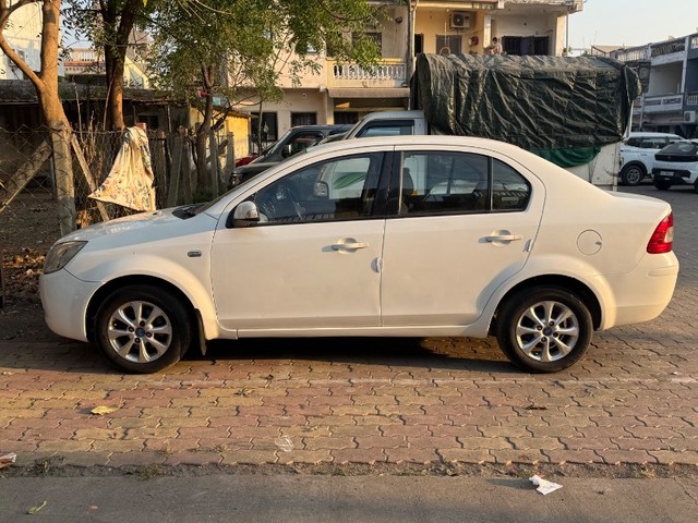 Second-hand 2014 Ford Fiesta 1.5 TDCi Ambiente for sale in Bardoli-3