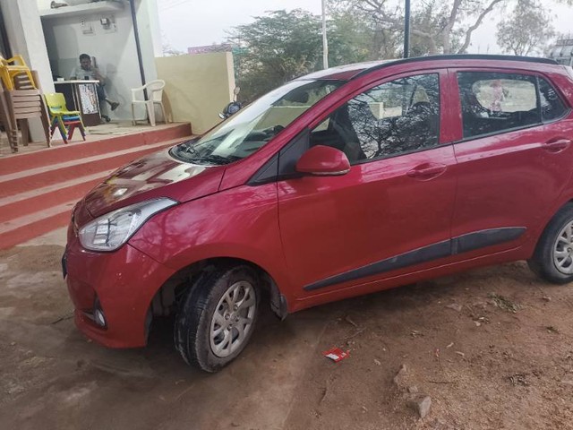 Second-hand 2017 Hyundai i10 Sportz 1.1L for sale in Koppal-7