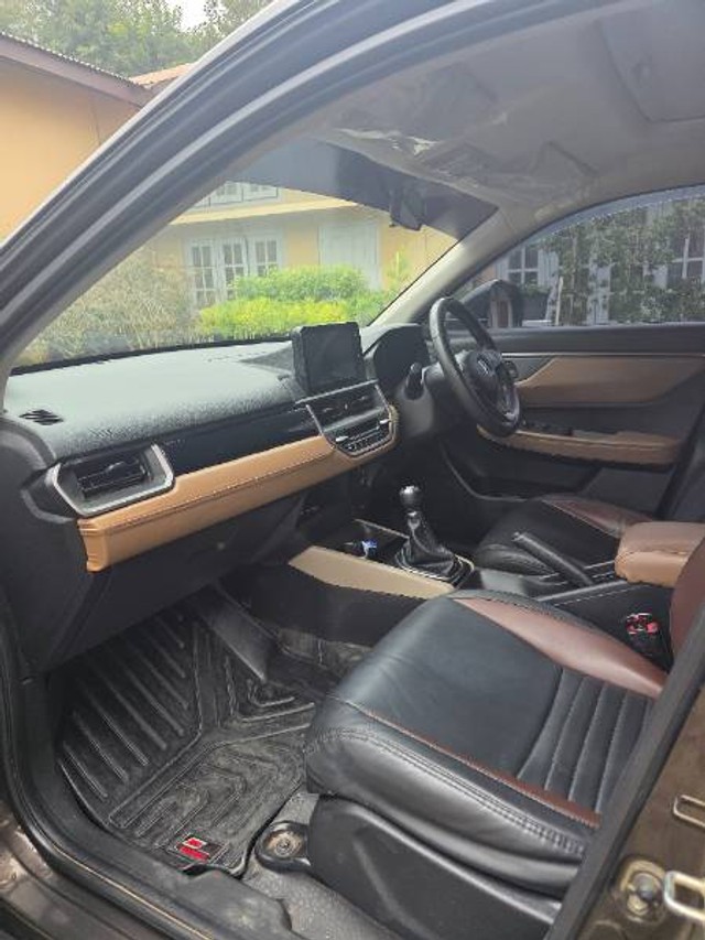 Second-hand 2024 Honda Elevate VX Non RF for sale in Dimapur-4