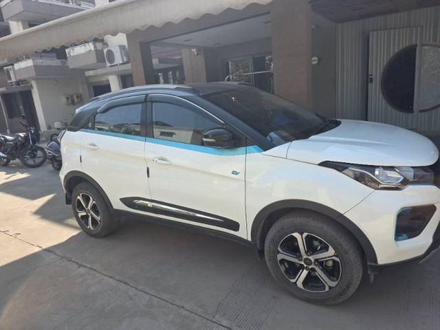 Tata Nexon EV XZ Plus - Photo 5