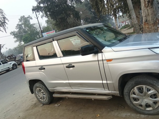 Second-hand 2018 Mahindra TUV 300 T4 Plus for sale in Ghaziabad-3