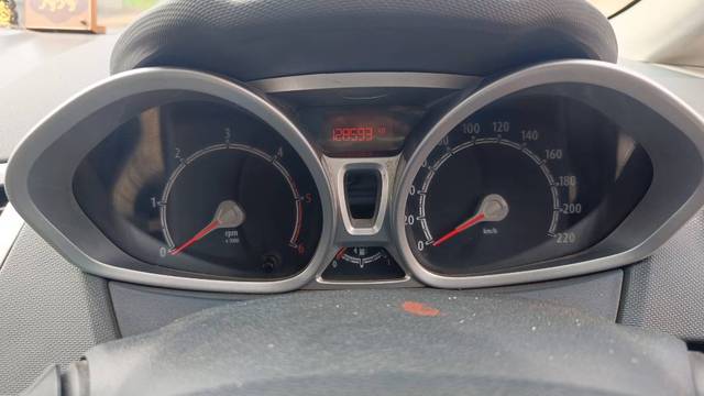 https://images10.gaadi.com/usedgaadi-sellcar/UsedCar/c612dafd-8378-4110-89ad-353e3bfc9fa7/f19bb7d1-3ca8-488c-886b-5055c9234731.jpeg?imwidth=6401