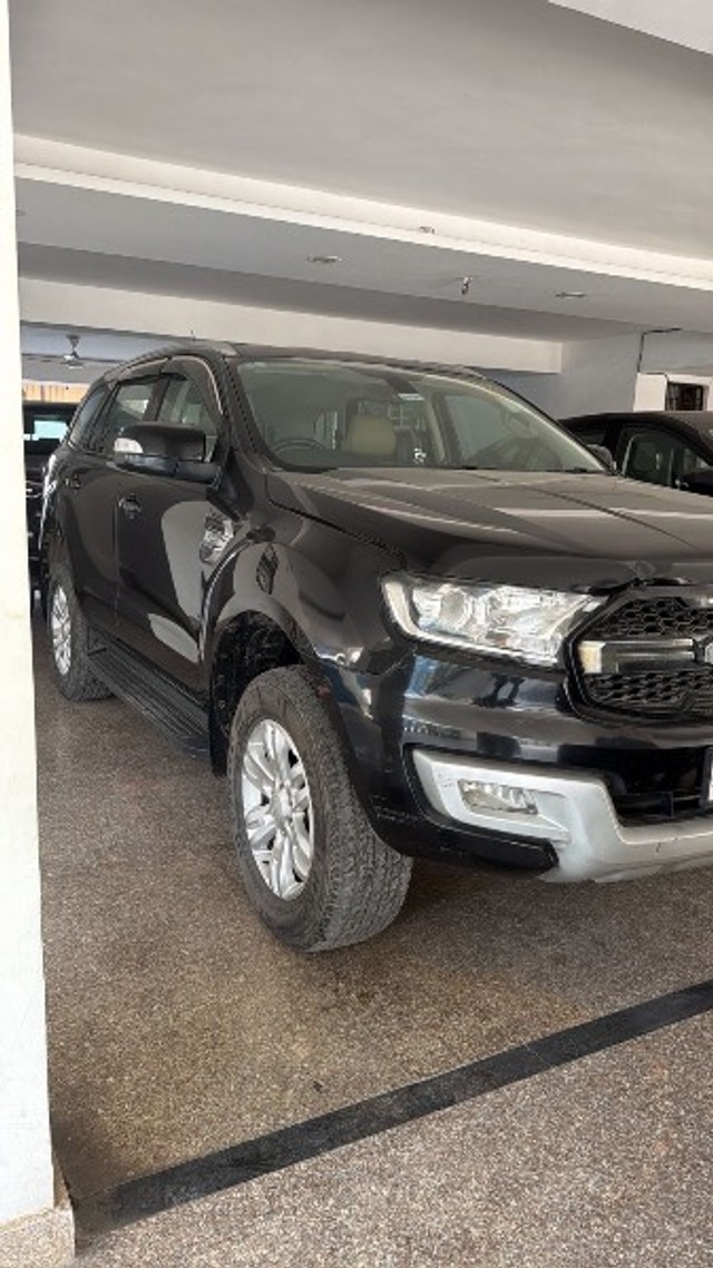 Second-hand 2017 Ford Endeavour 2.2 Trend AT 4X2 for sale in Faridabad-0