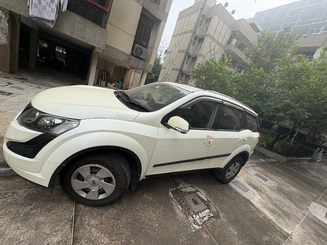 Second-hand 2017 Mahindra XUV500 R W10 FWD for sale in Jammu-6