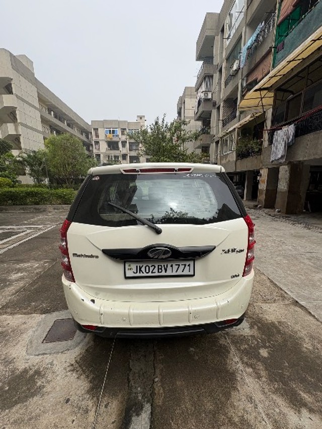 Second-hand 2017 Mahindra XUV500 R W10 FWD for sale in Jammu-5