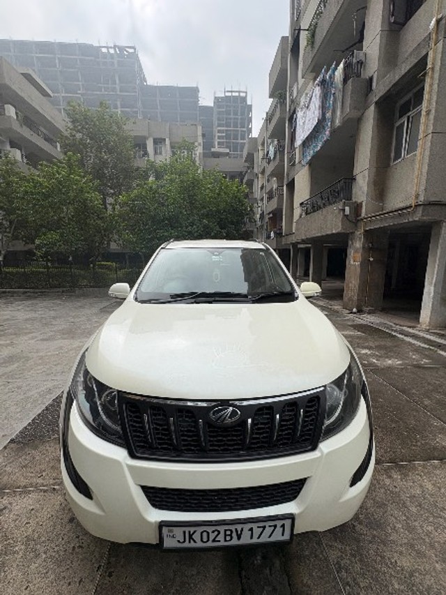 Second-hand 2017 Mahindra XUV500 R W10 FWD for sale in Jammu-7