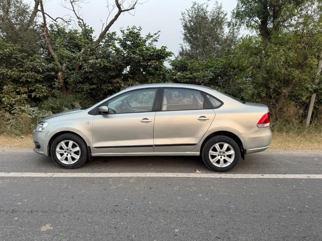 Second-hand 2011 Volkswagen Vento Petrol Breeze for sale in Chandigarh-2