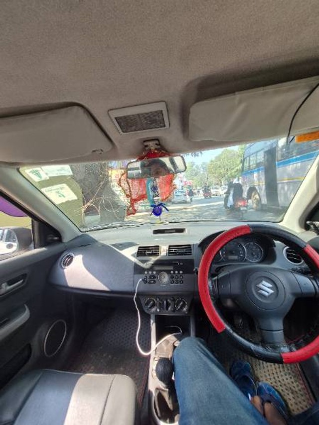 Second-hand 2009 Maruti Suzuki Swift Dzire VXi for sale in Bijnor-3