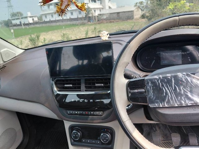 Tata Tigor XZ Plus CNG Second-hand 2025 Tata Tigor XZ Plus CNG for sale in Nizamabad-5
